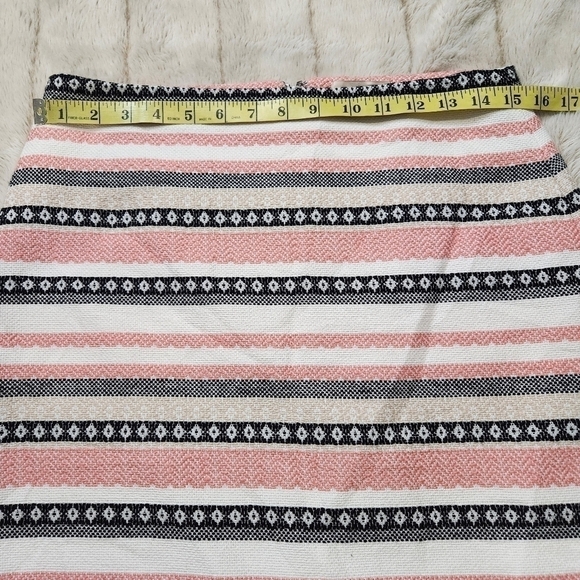 Size 4 Pencil Skirt knee-length Cotton blend Woven White Tan Black Pink LOFT - Picture 8 of 13